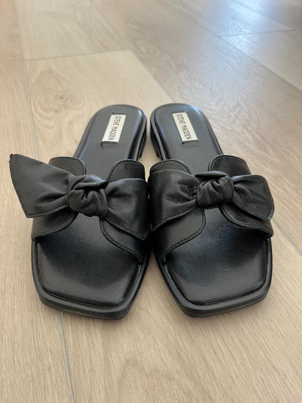 Leather slide sandals